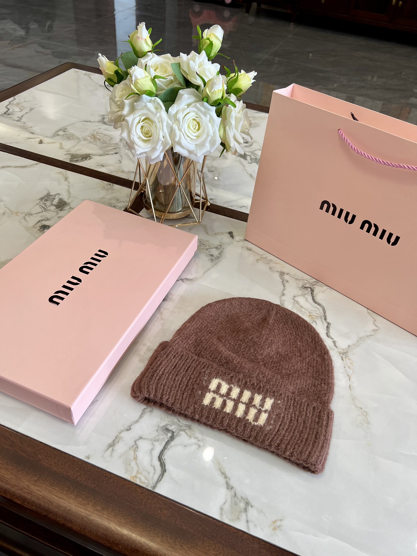 miu miu hat model 33